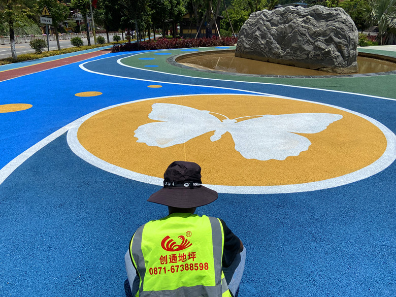屏邊口袋公園彩色透水混凝土地坪